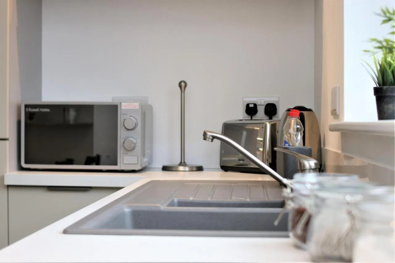 The Coach House - Free Private Parking - By Property Promise Cardiff United Kingdom