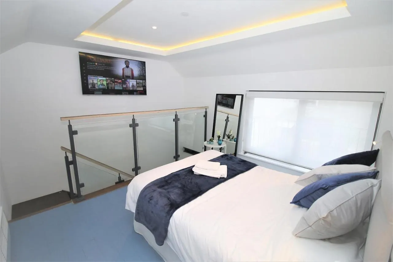 Apartment The Coach House - Free Private Parking - By Property Promise Cardiff United Kingdom