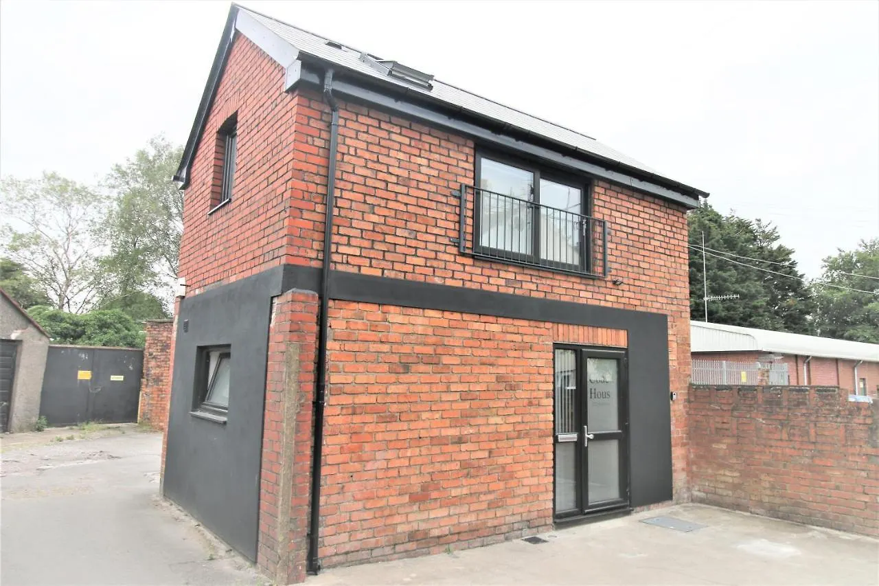 The Coach House - Free Private Parking - By Property Promise Cardiff